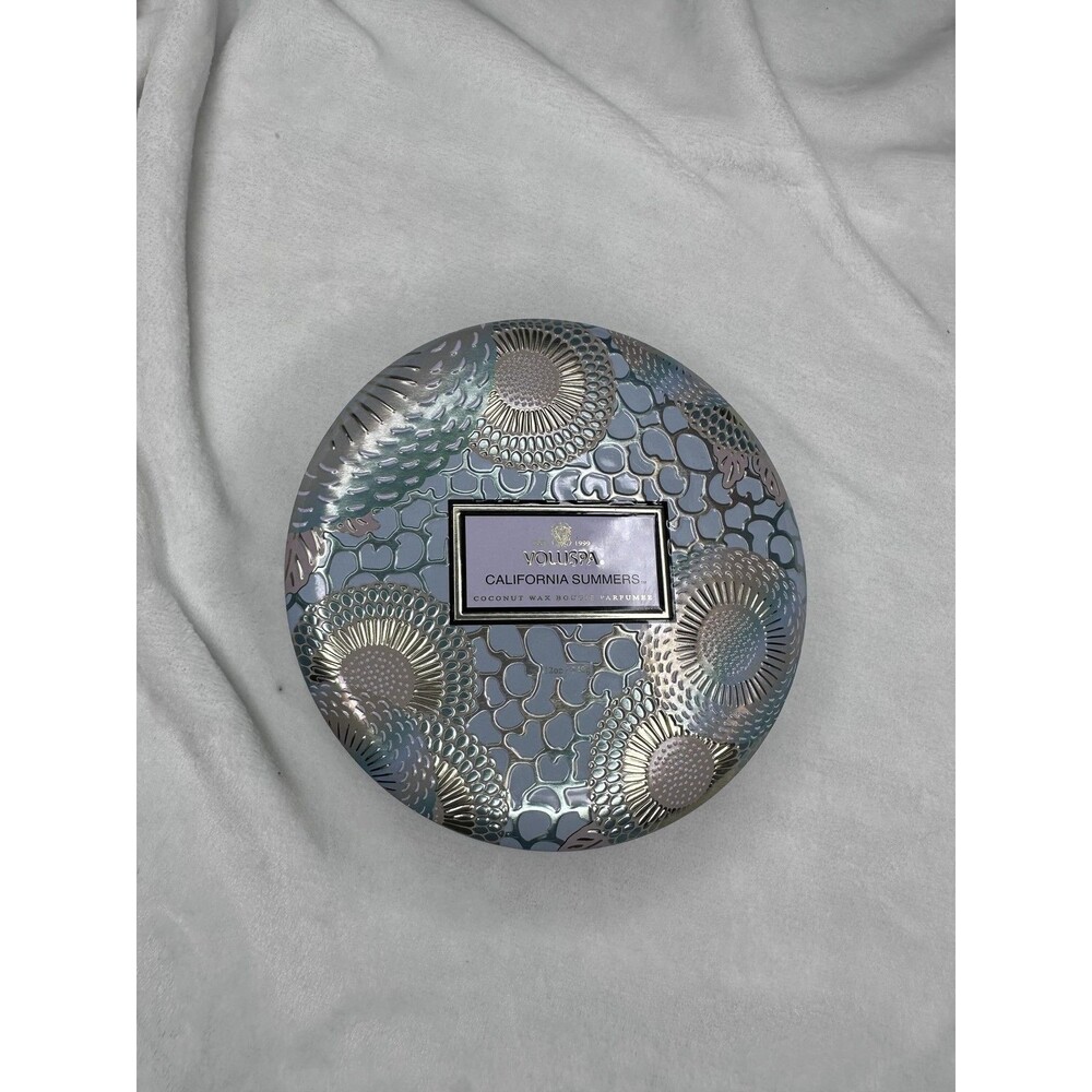 VOLUSPA California Summers 3 Wick Candle Blue Decorative Tin 12oz Scented Round